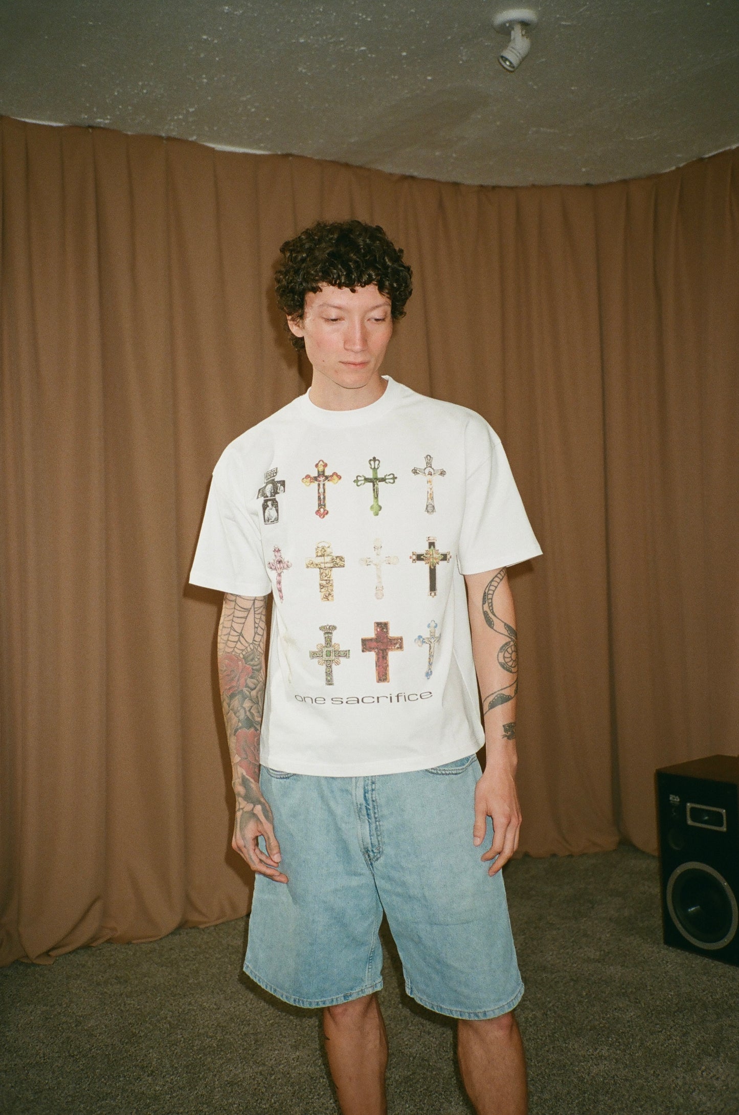 ONE SACRIFICE TEE