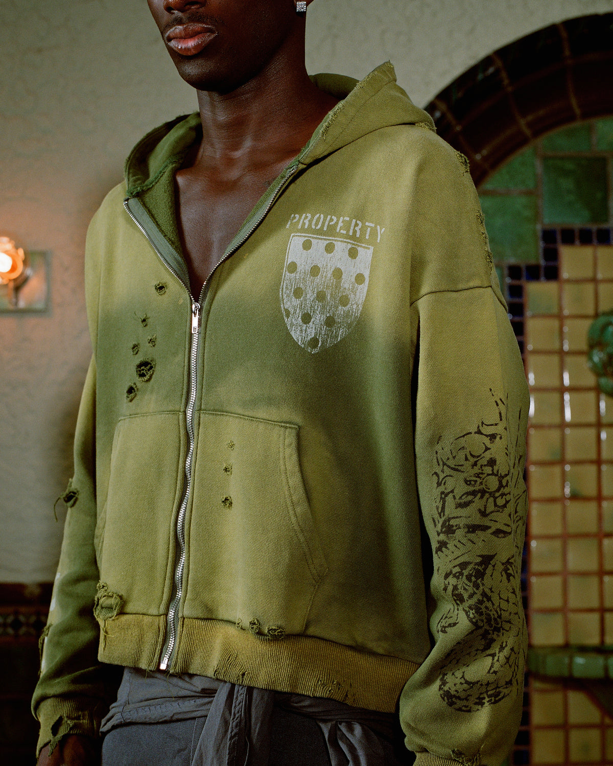 MANTRA TRASHED ZIP UP