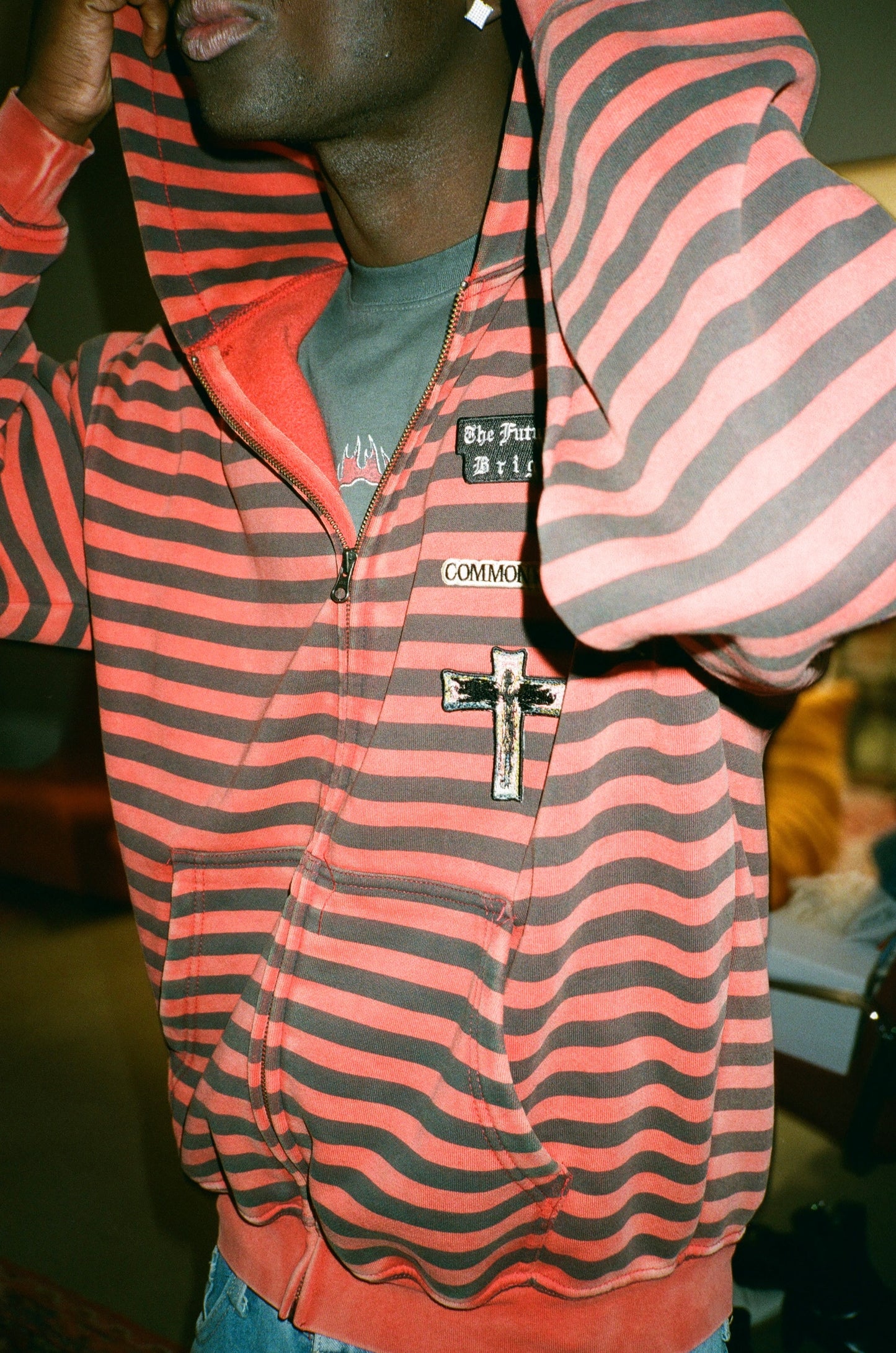 PATCH RED STRIPED ZIP UP